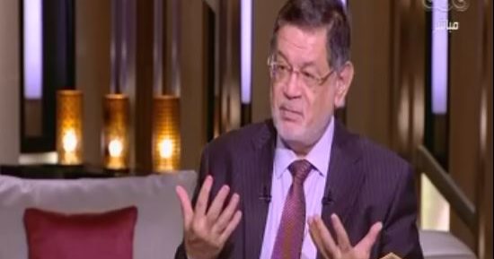 فيديو.. ثروت الخرباوى يغمس يديه فى الحبر السرى ويؤكد: "واحد من الشعب يبصم بالعشرة"