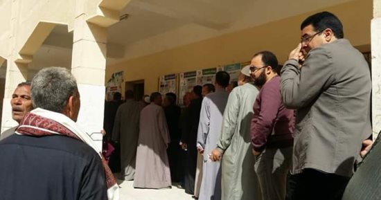 صور ... طوابير الناخبين أمام اللجان فى ثان أيام العمليه الانتخابيه بالغربيه 