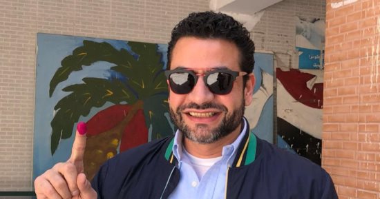 هشام العامرى عضو مجلس الأهلى السابق يدلى بصوته فى انتخابات الرئاسة