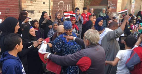 صور.. شاهد احتفالات المصريين بالمشاركة فى الانتخابات الرئاسية بالمرج