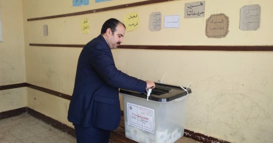 صور.. صبرى عبادة ووكيل صحة الشرقية يدليان بصوتيهما فى انتخابات الرئاسة