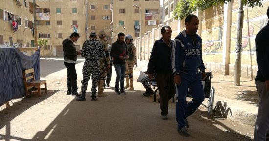 إقبال كبير من الشباب على لجنة مدرسة هدى شعرواى بمدينة السلام