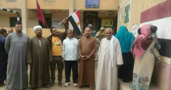 صور.. مدير مكتبة مخطوطات الأوقاف يدلى بصوته فى بنى سويف