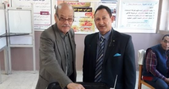 عميد أسرة سيد درويش يدلى بصوته فى الانتخابات الرئاسية بالإسكندرية 