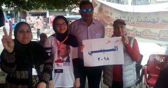 أهالى الزاوية الحمراء يرفعون شعار مع مصر لآخر ساعة فى الانتخابات