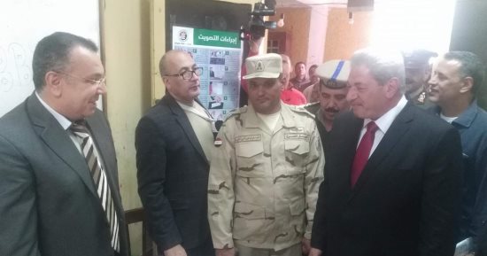 صور.. مدير أمن الدقهلية يتفقد لجان الانتخابات الرئاسية بمركز المنصورة