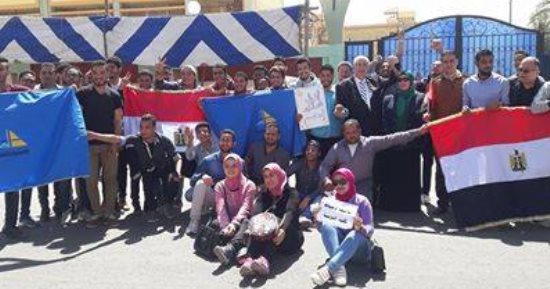كلية التربية جامعة دمياط تشارك فى الانتخابات الرئاسية وسط أجواء احتفالية