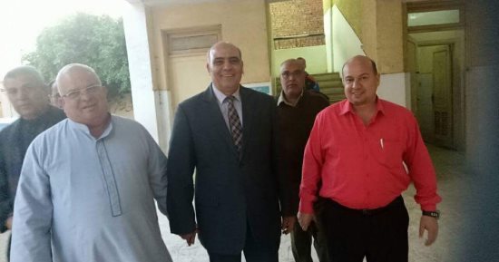 رئيس مدينة زفتى يتفقد اللجان الانتخابية لتوفير الخدمات للناخبين