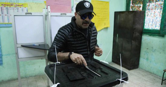 صور.. محمد سعد يدلى بصوته فى الانتخابات الرئاسية بالدقى