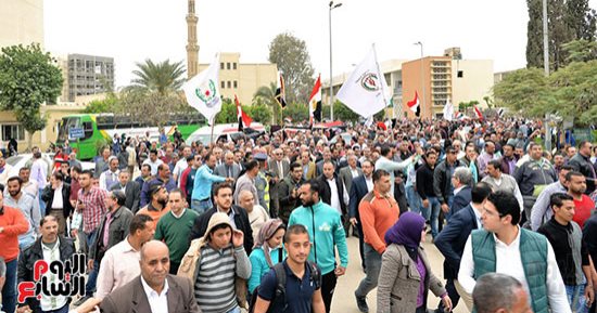 صور.. كرنفال احتفالى بجامعة المنصورة لتحفيز المواطنين على المشاركة