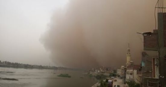المرور: إغلاق 3 طرق بالصعيد بسبب العاصفة الترابية لمنع وقوع الحوادث