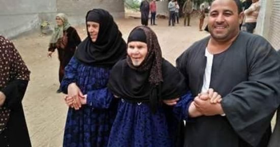 أكبر معمرة فى مصر 120 عاما تدلى بصوتها فى الدلنجات بالبحيرة