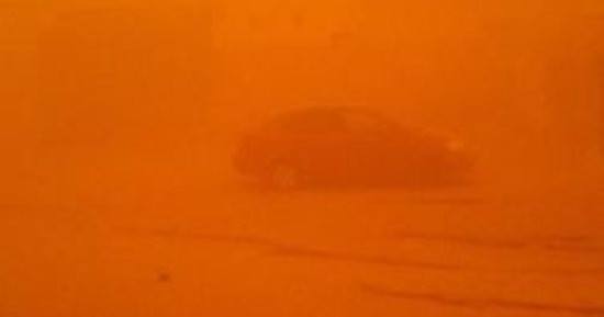 المرور: إغلاق طريق الكريمات الصحراوى بسبب العاصفة الترابية لمنع الحوادث