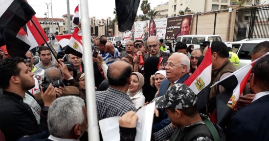صور.. "دعم مصر" يوفر سيارات لنقل طلاب جامعة بورسعيد للجان