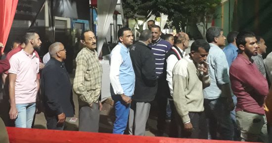 طوابير الشباب تتصدر المشهد فى آخر ساعات للتصويت فى بولاق أبو العلا