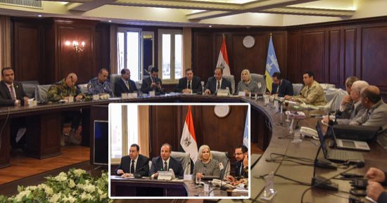 "ماية مالحة.. وشعوب فالحة".. أهالى الإسكندرية يسطرون ملحمة وطنية فى حب مصر بآخر أيام التصويت.. كبار السن والسيدات يتصدرون المشهد رغم الطقس السيئ.. ومسن: صوتى أمانة.. رئيس بعثة الجامعة العربية: المصريون قادرون