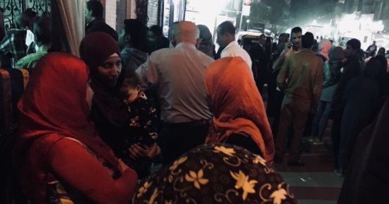صور.. احتشاد أهالى المرج أمام لجان الانتخاب قبل ساعات من غلق صناديق الاقتراع