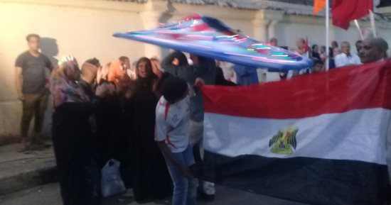 صور.. إقبال كثيف واحتفالات بالأقصر والمحافظ يتفقد لجان أرمنت
