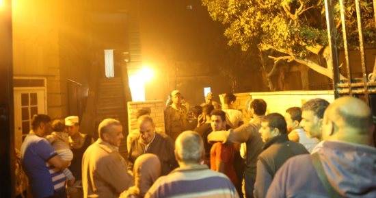 رغم العاصفة.. أهالى الجمالية يواصلون الاحتفال بالمشاركة بالانتخابات