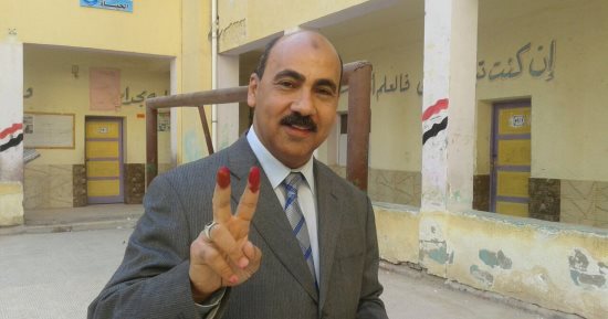 رئيس جامعة الفيوم يدلى بصوته فى الانتخابات الرئاسية 