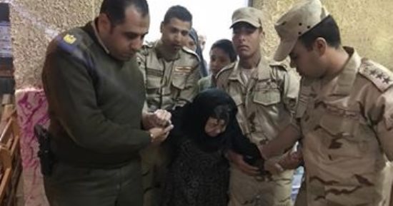 صور.. أكبر معمرة بالفيوم تدلى بصوتها فى الانتخابات الرئاسية