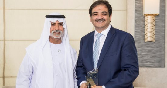 منح جائزة مهرجان أبوظبى 2018 لاسم الراحل عبد الحسين عبد الرضا