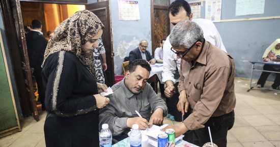 مراقبو الجامعة العربية: العنصر النسائى أبرز مظاهر الانتخابات المصرية الممتازة