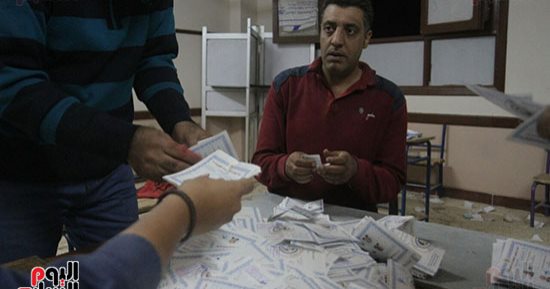 مؤشرات أولية بأسوان.. السيسى 264140 صوتا مقابل 9571 لـ"موسى"