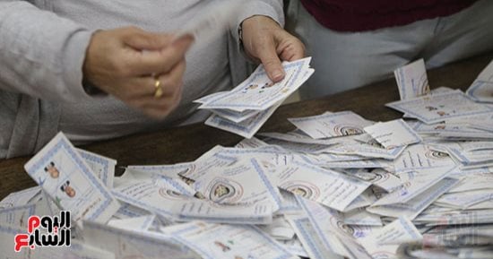 مؤشرات أولية.. السيسى يحصد 1531 صوتا مقابل 44 لموسى بمدرسة فلمنج بالاسكندرية