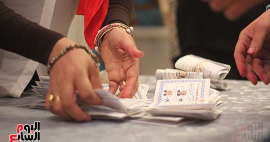 مؤشرات أولية.. السيسى 3900 صوت وموسى 300 فى لجنتين بحدائق الأهرام 
