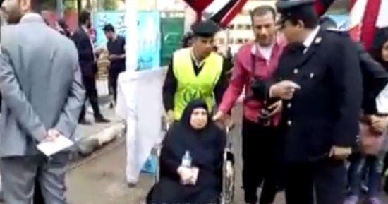 فيديو .. مسنة بعد التصويت بالانتخابات الرئاسية: نزلت عشان مستقبل أحفادى