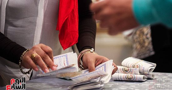 مؤشرات أولية.. السيسى يحصد 1633 صوتًا مقابل 52 لموسى بلجنة 33 بمصر القديمة