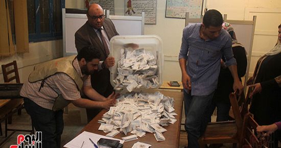 مؤشرات أولية.. لجنة رقم 16 بالأميرية 1727 للسيسى و44 لموسى