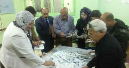 مؤشرات أولية.. السيسي يحصد 3713 صوتا وموسى 105 بلجنة اللغات الرسمية بكفر الشيخ