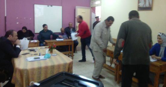 صور.. إقبال على اللجان باليوم الثالث لانتخابات الرئاسة فى كفر الشيخ