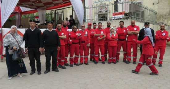 صور.. الهلال الأحمر يتفقد لجان حلوان الانتخابية للاطمئنان على سلامة الناخبين