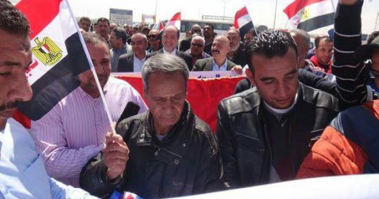 صور.. عمال شركة "إنربك" يدلون بأصواتهم فى انتخابات الرئاسة