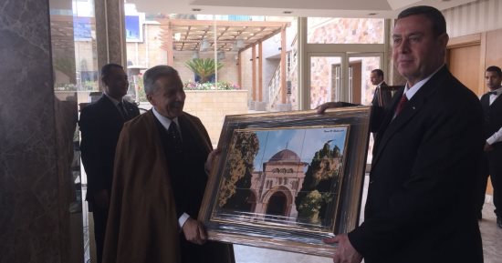 صور.. السفراء العرب يودعون الوزير السعودى أحمد قطان ويحتفلون بمنصبه الجديد