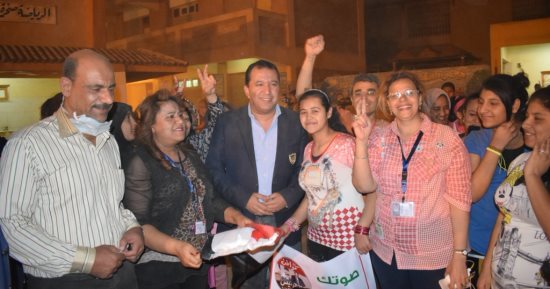 محافظ الأقصر: السيدات وذوو الاحتياجات الخاصة هم البطل الأول فى الانتخابات