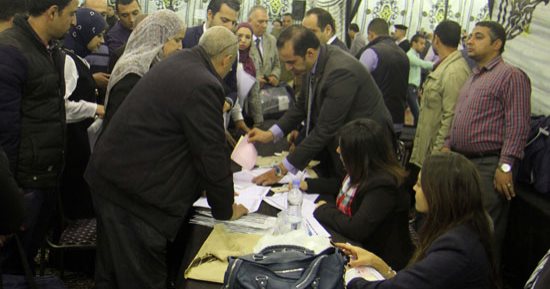 مؤشرات أولية.. السيسي يحصل على 16713 مقابل 416 موسى مصطفى موسى بحانوت