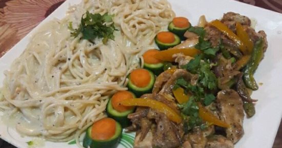طريقة عمل تشيكن ستراغانوف مع مكرونة وايت صوص