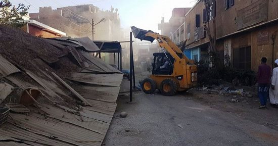 صور.. محافظ سوهاج: فتح طريق شارع أبو القاسم أمام مركز أخميم استجابة للأهالى