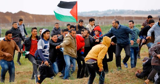 إصابة 7 فلسطينيين برصاص الاحتلال الإسرائيلى على حدود قطاع غزة