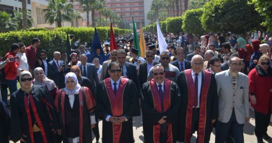 صور .. محافظ الغربية يشهد حفل تخريج أوائل الدفعة الأربعين من كلية طب الأسنان