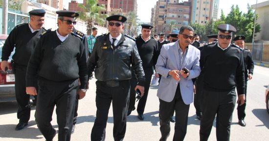 صور.. مدير الأمن الإسماعيلية يتفقد محيط الاستاد قبل قمة الزمالك