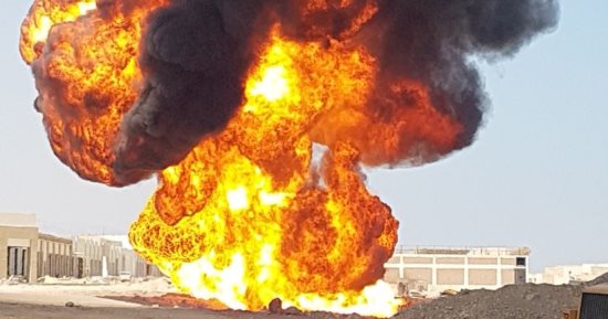 نيابة السويس تتسلم تحريات حريق خط غاز السخنة.. وتسلم جثث المتوفين لذويهم