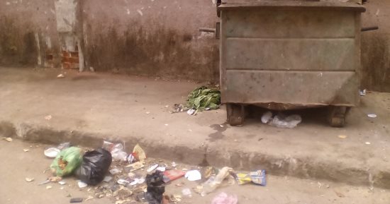 اضبط مخالفة.. انتشار القمامة أمام مدرسة الثانوية بنات بشبين الكوم