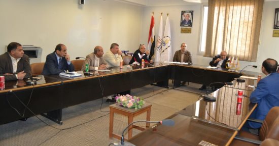 نائب رئيس جامعة أسيوط يلتقى أعضاء مجلس النواب فى معهد جنوب مصر للأورام