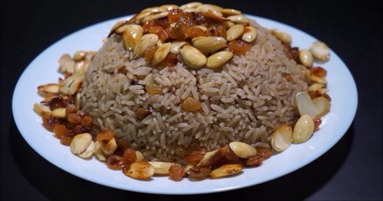 طريقة عمل أرز بالقرفة والمكسرات