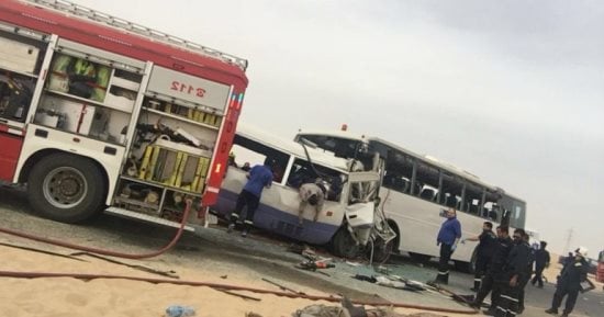 نفط الكويت: 5 مصريين من ضمن الضحايا الـ15 لحادث تصادم الحافلتين